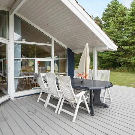 Three-bedroom In Rodby 6 Holiday home Kramnitse
