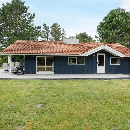 Three-bedroom In Rodby 6 *