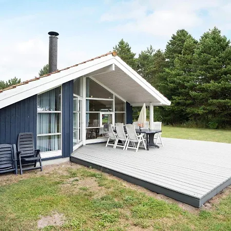 Holiday home Three-bedroom In Rodby 6 Kramnitse