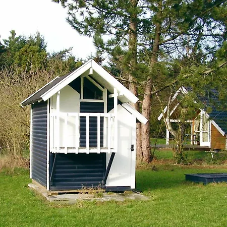 8 Person In Rodby-by Traum