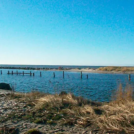 8 Person In Rodby-by Traum